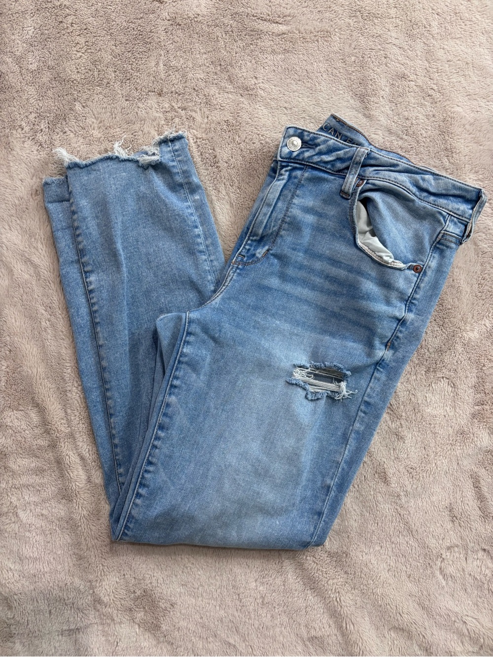 American Eagle Outfitters Light Wash Distressed Skinny Jeans